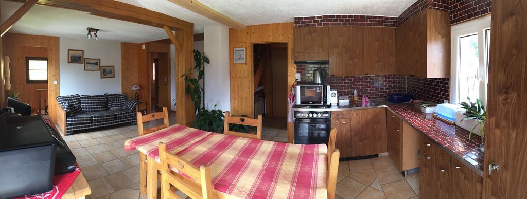 Le Central - Chambres D'Hote Grone Екстер'єр фото